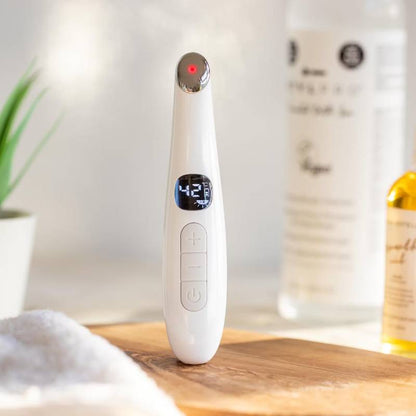 Bâton anti-poches et anti-cernes
